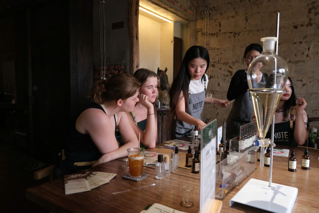 Workshop nước hoa, tiệc độc thân, cô dâu, NOTE - The Scent Lab, nước hoa tươi