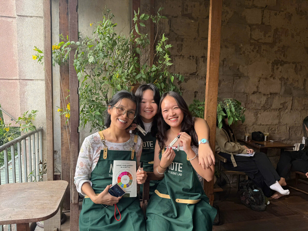 Quà 8/3 Độc Đáo — Workshop Nước Hoa, Trải Nghiệm Không Quên