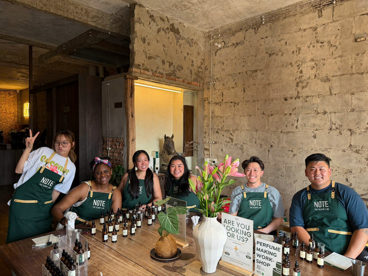 Pha chế nước hoa tại NOTE