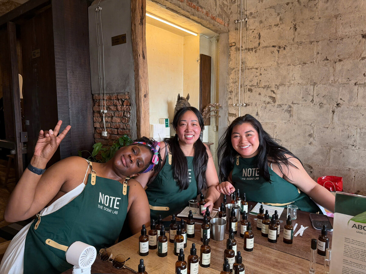 Pha chế nước hoa tại NOTE