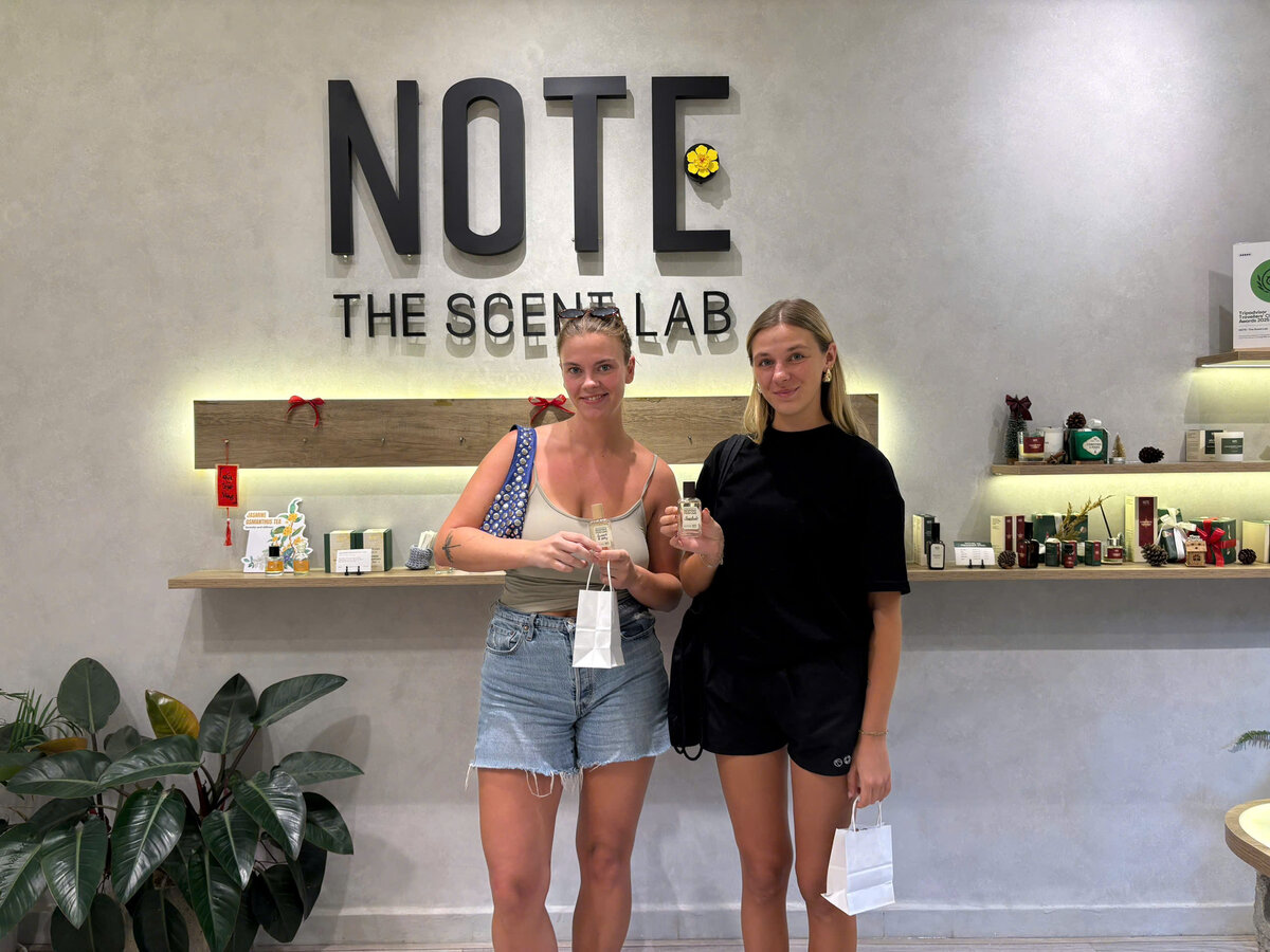 Pha chế nước hoa tại NOTE