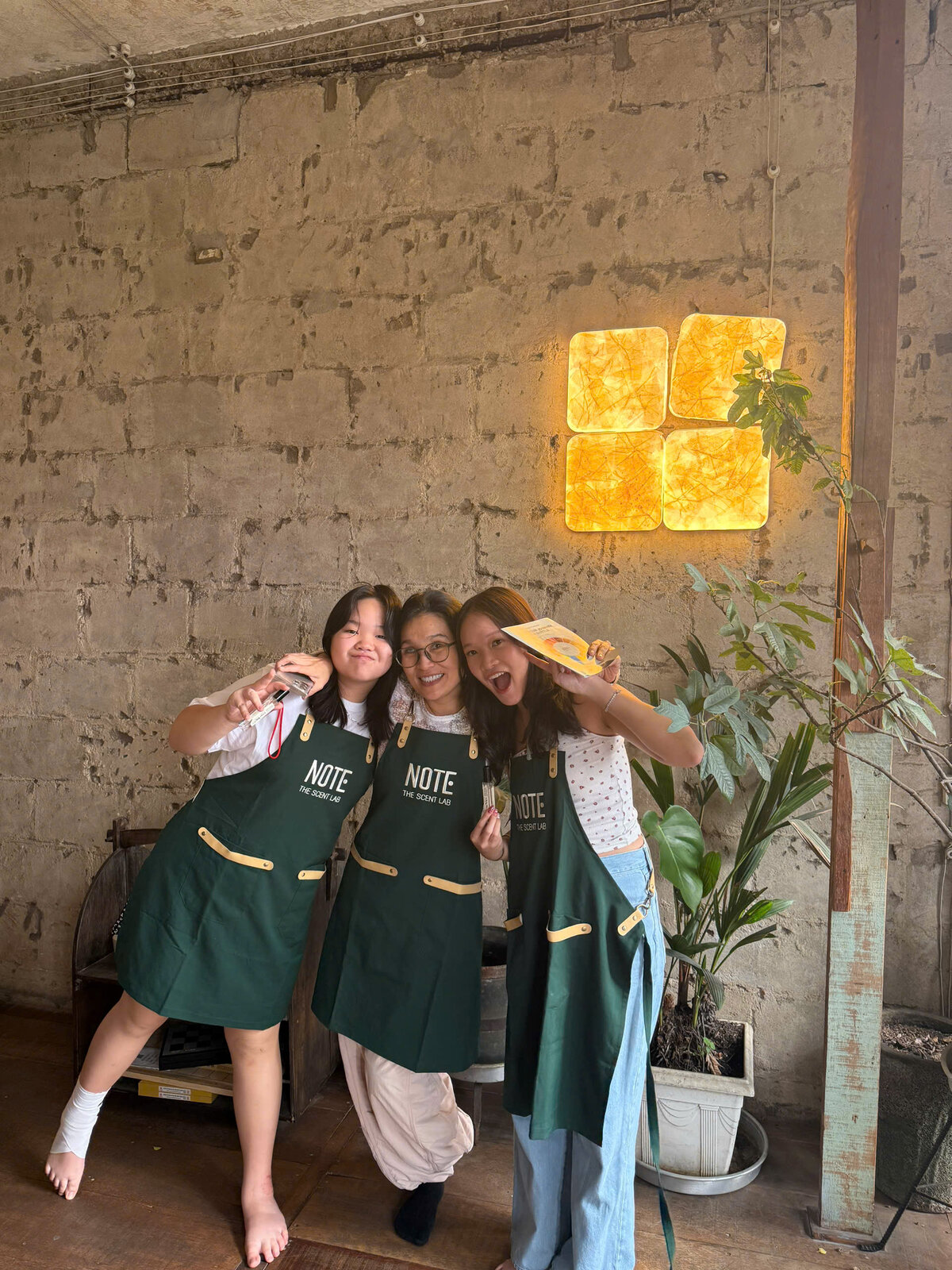 Pha chế nước hoa tại NOTE