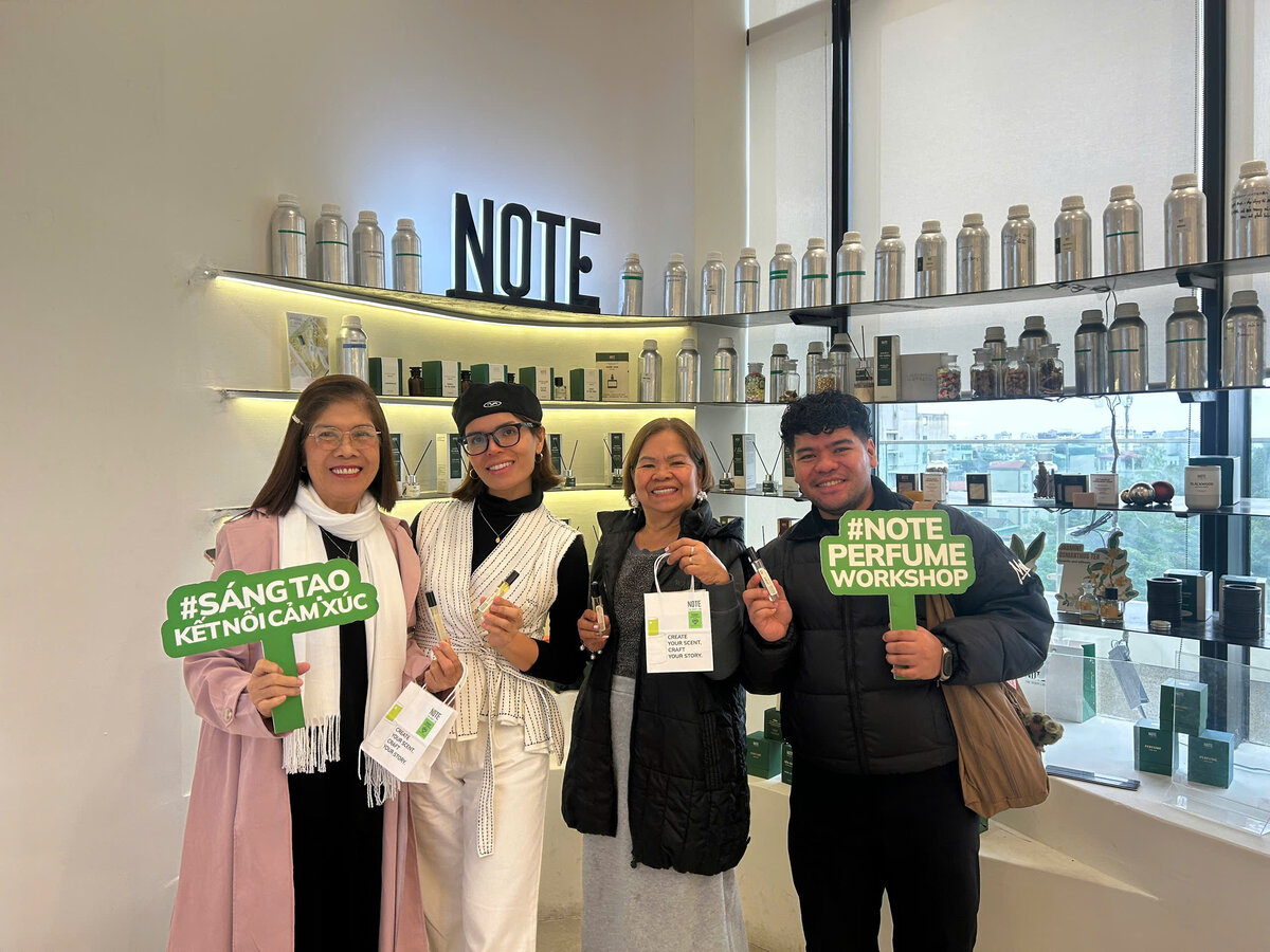 Pha chế nước hoa tại NOTE