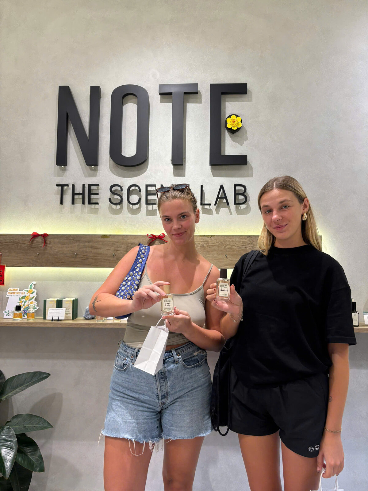 Pha chế nước hoa tại NOTE