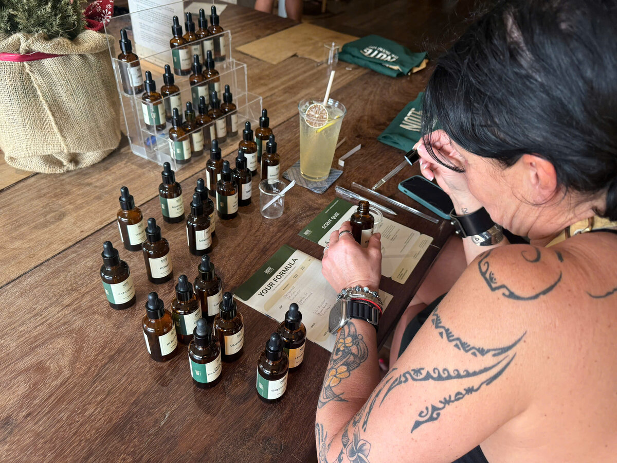 Chai nước hoa tự pha chế