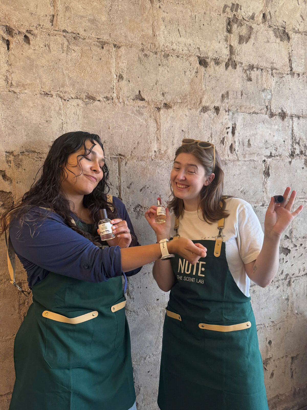 Chai nước hoa tự pha chế