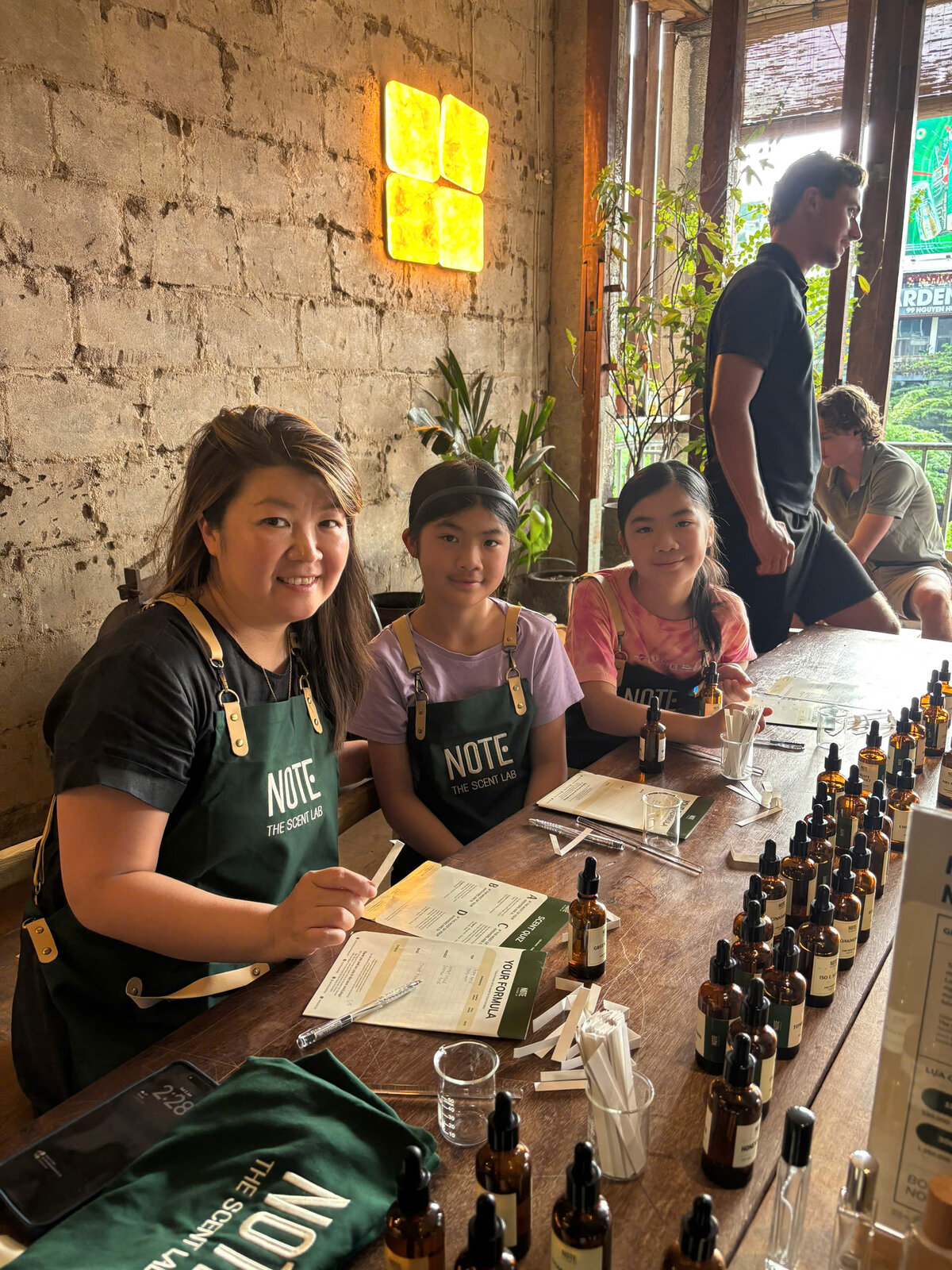 Chai nước hoa tự pha chế