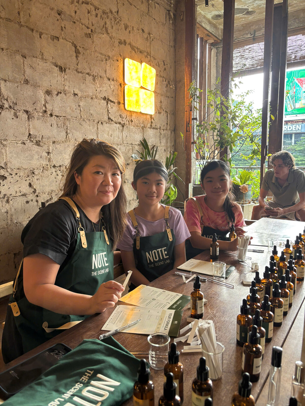 Chai nước hoa tự pha chế