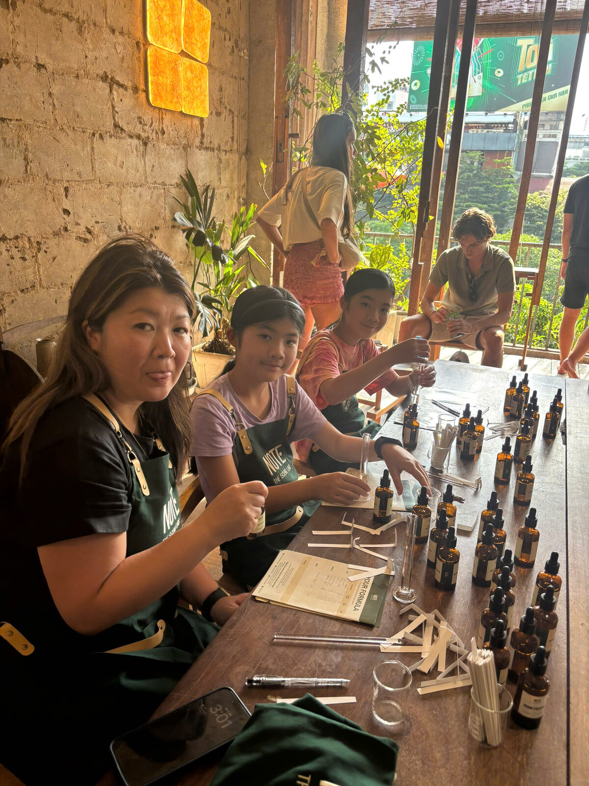 Chai nước hoa tự pha chế