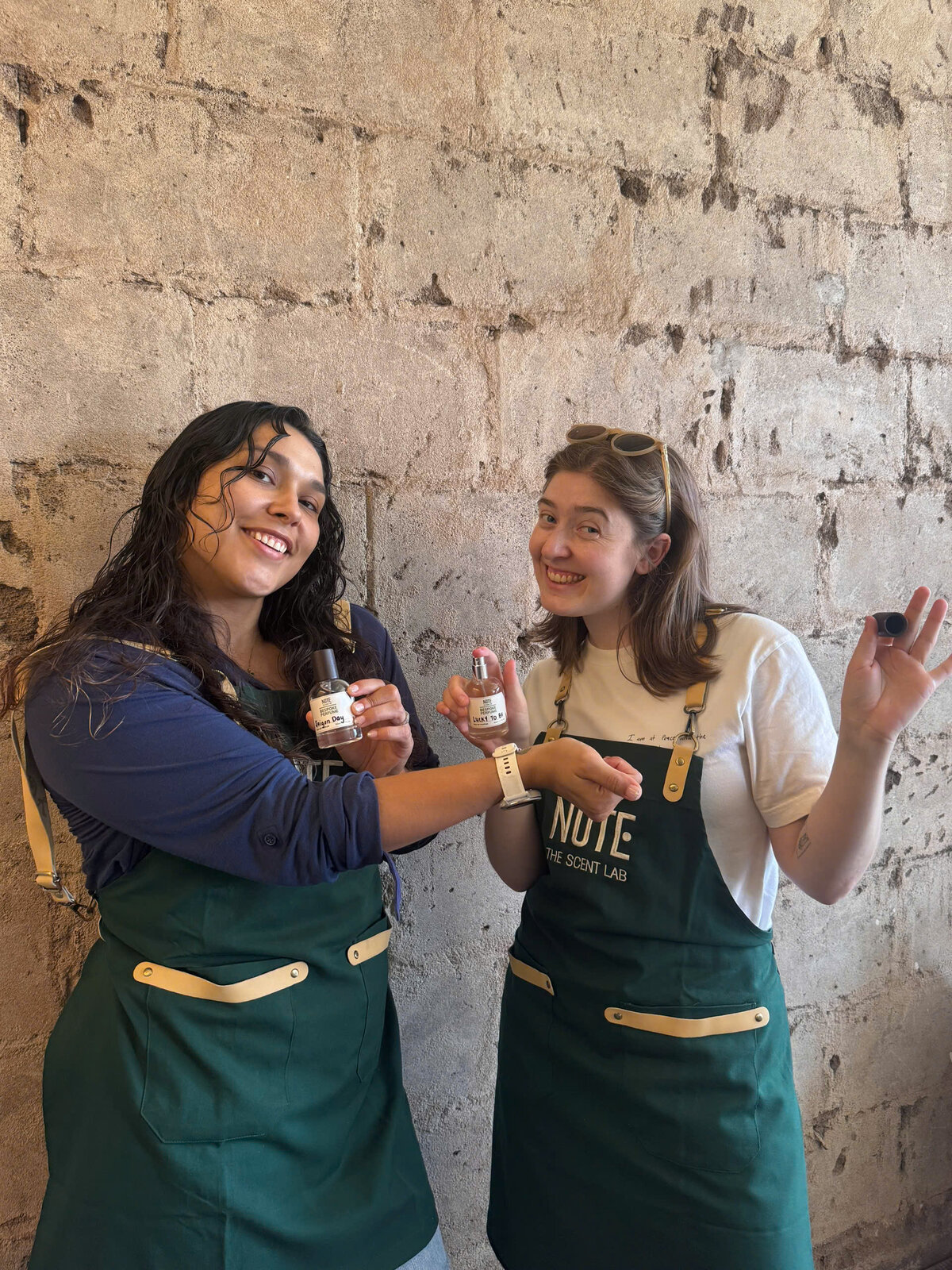 Pha chế nước hoa tại NOTE Sài Gòn