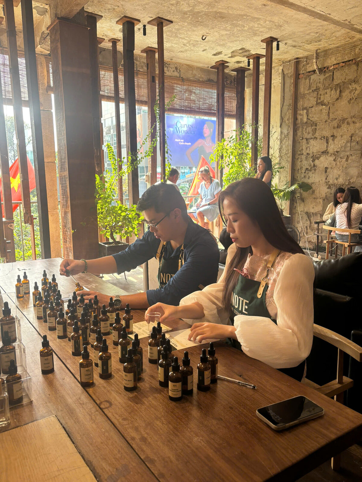 Chai nước hoa tự pha chế tại NOTE workshop