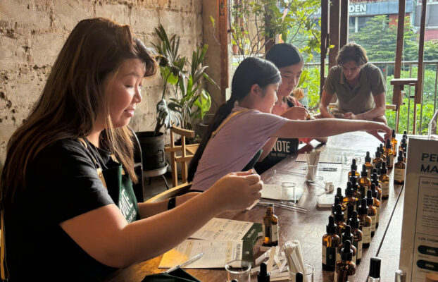 workshop-nuoc-hoa-team-building-case-study-2-featured - Workshop nước hoa tại Hà Nội và TP Hồ Chí Minh by NOTE workshop nuoc hoa team building case study 2 — NOTE workshop nước hoa Sài Gòn